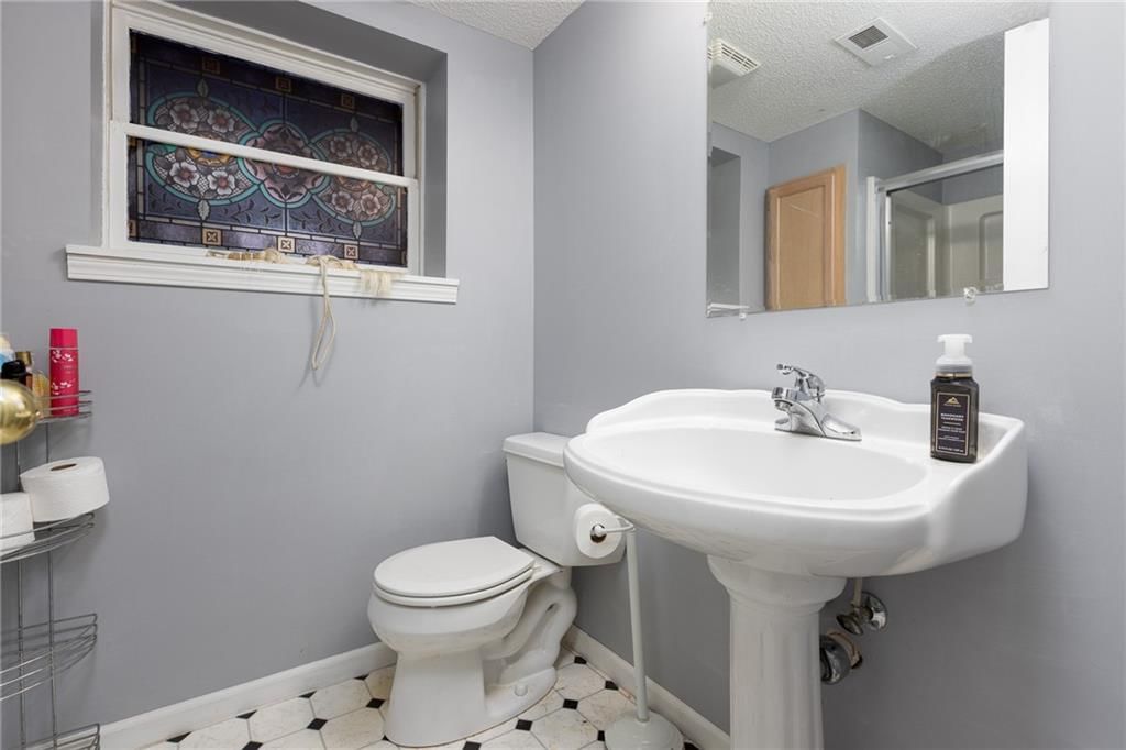 1327 Easton Court — photo 33