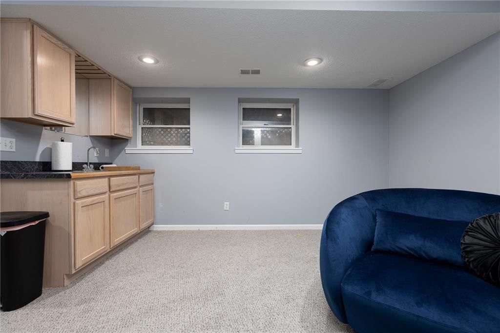 1327 Easton Court — photo 34