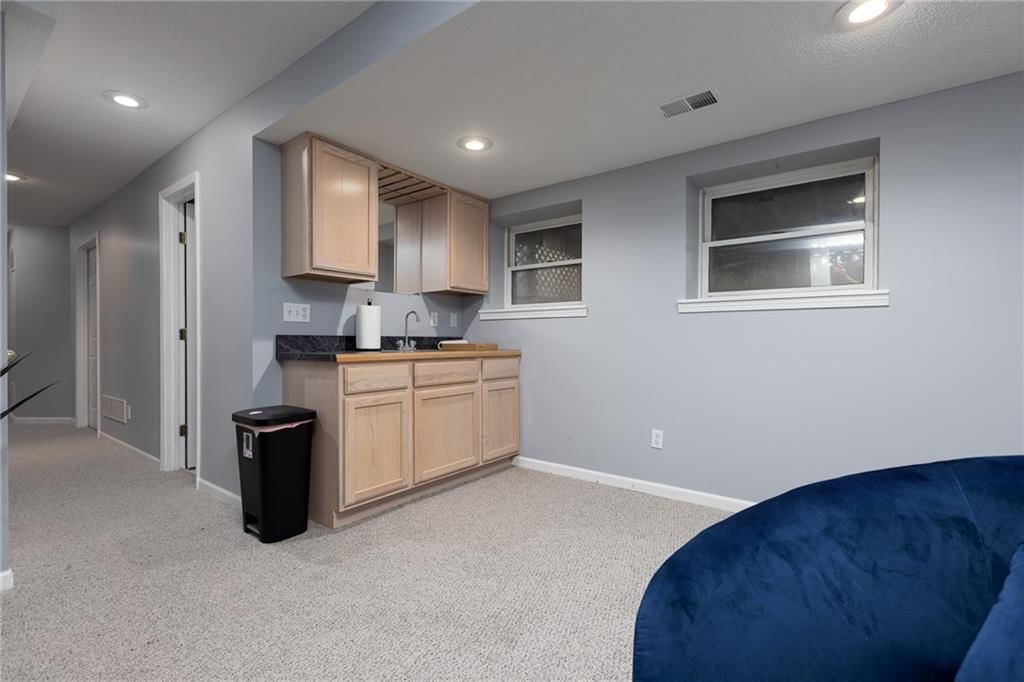 1327 Easton Court — photo 35