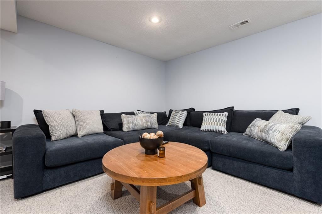 1327 Easton Court — photo 36