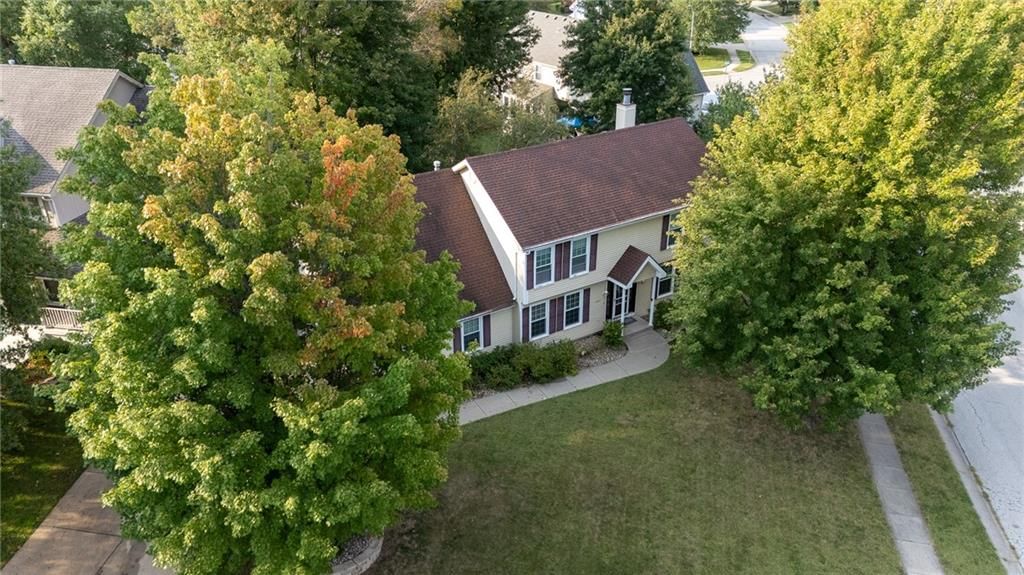 1327 Easton Court — photo 49