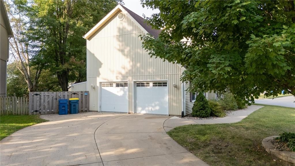 1327 Easton Court — photo 50