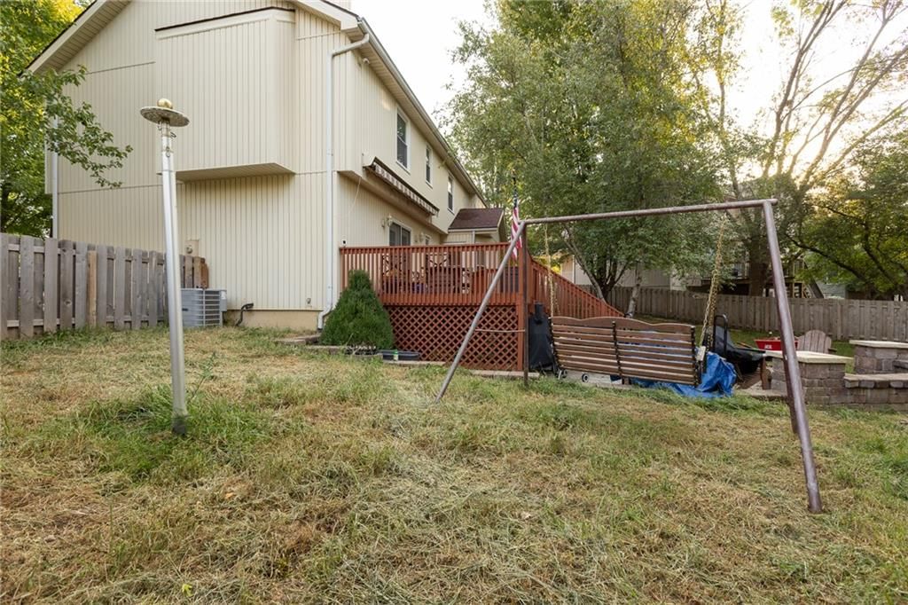 1327 Easton Court — photo 51