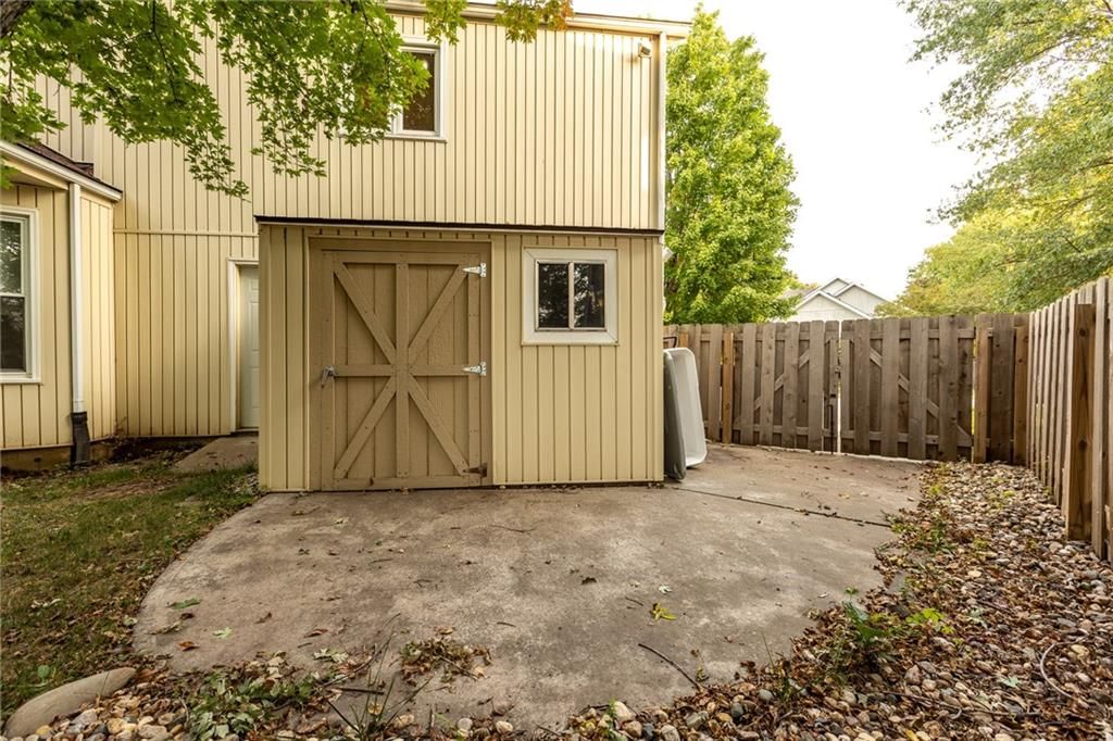 1327 Easton Court — photo 56