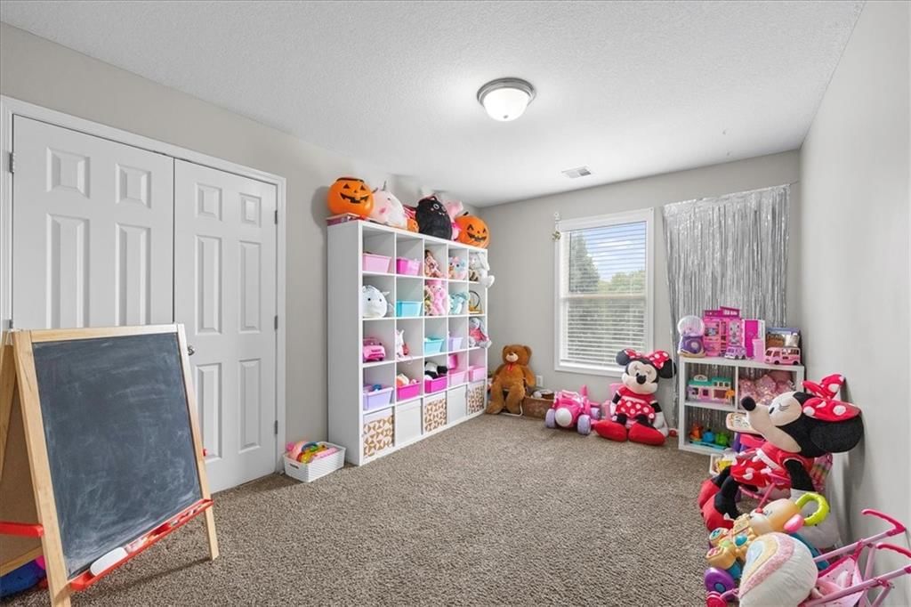 977 Wellington Way — photo 23