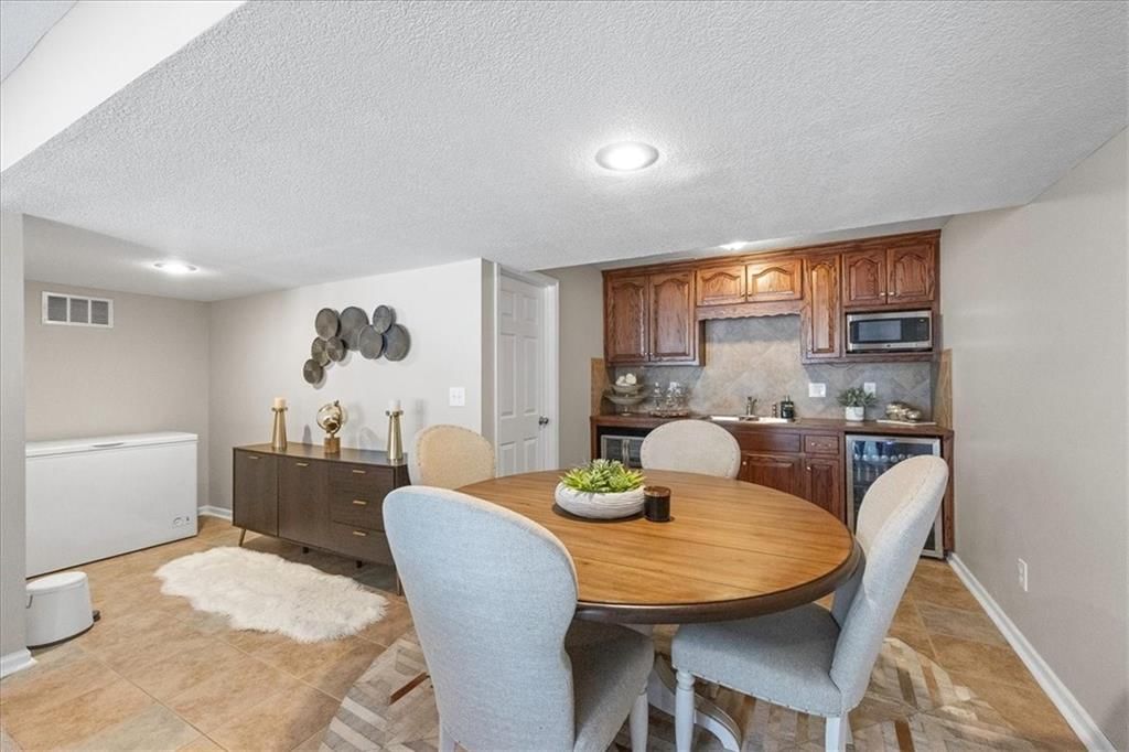 977 Wellington Way — photo 30