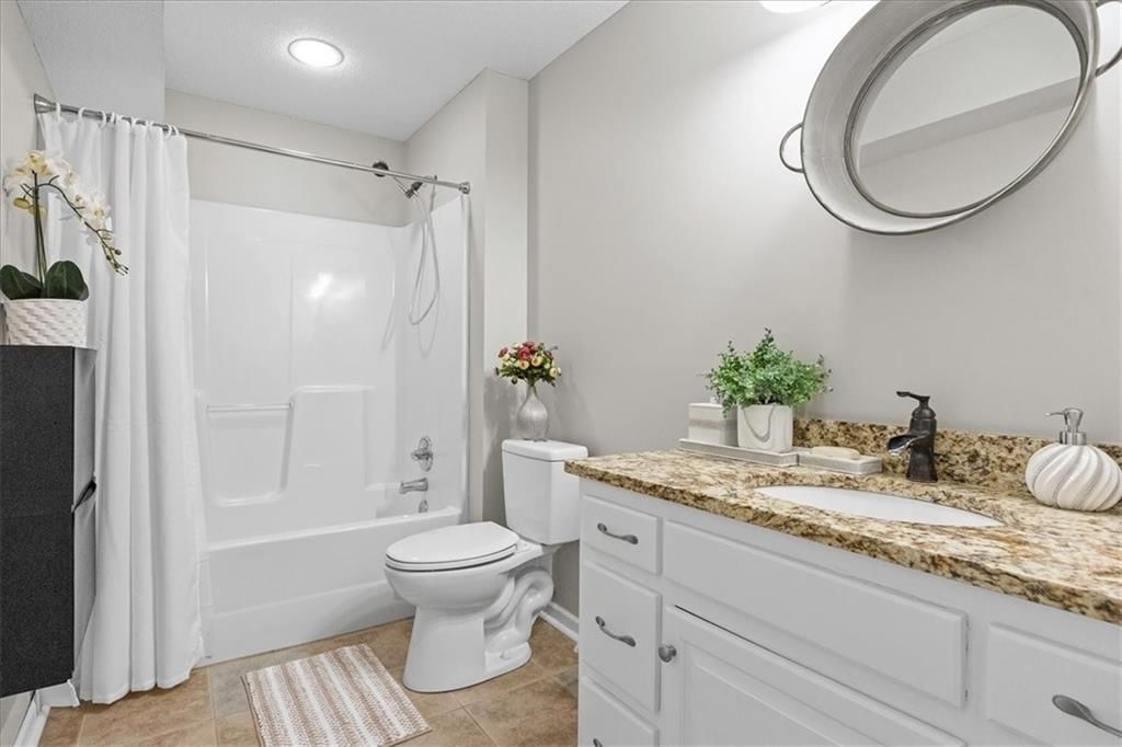 977 Wellington Way — photo 32