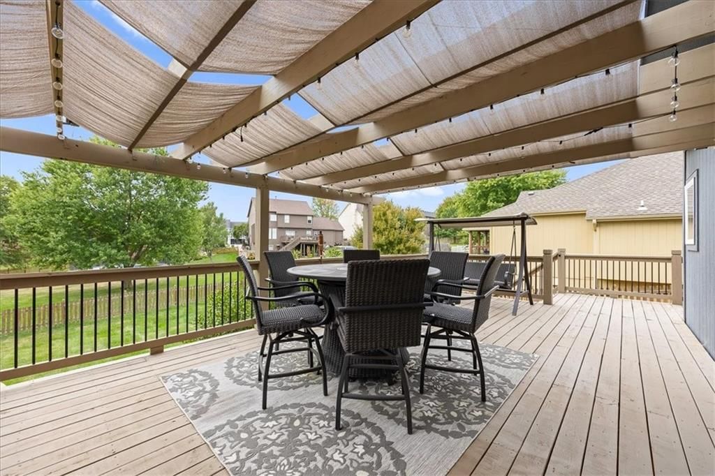 977 Wellington Way — photo 34