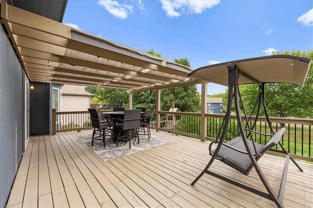 977 Wellington Way — photo 35