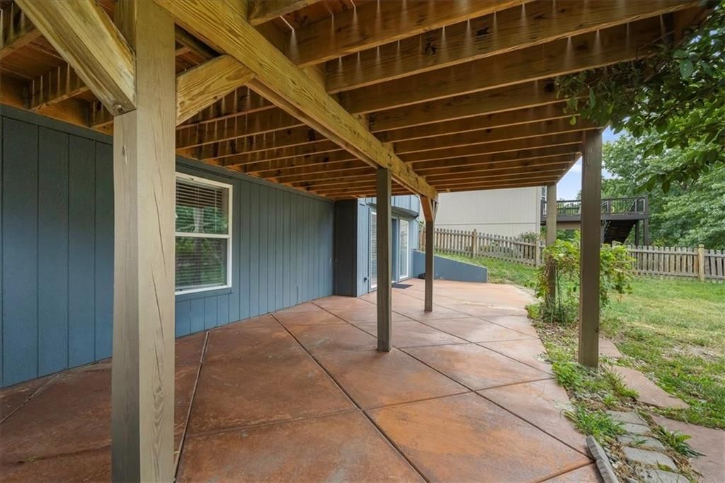 977 Wellington Way — photo 36