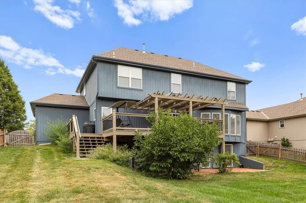 977 Wellington Way — photo 38