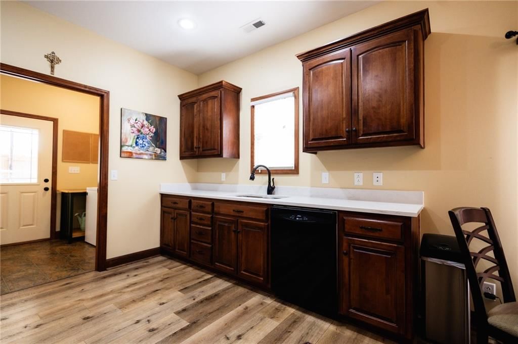 4816 N Creek Woods Drive — photo 6