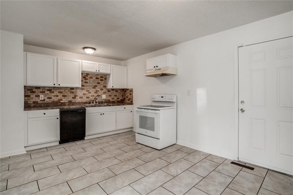 8410 Ruskin Way — photo 10