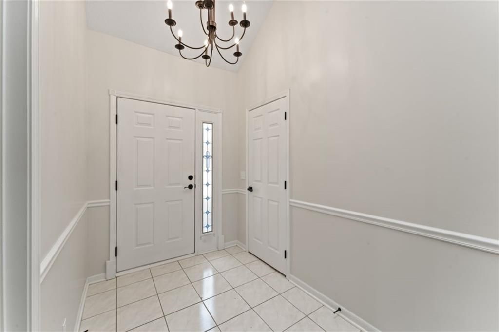 Photo 7 of 35 - 4326 S Milton Drive
