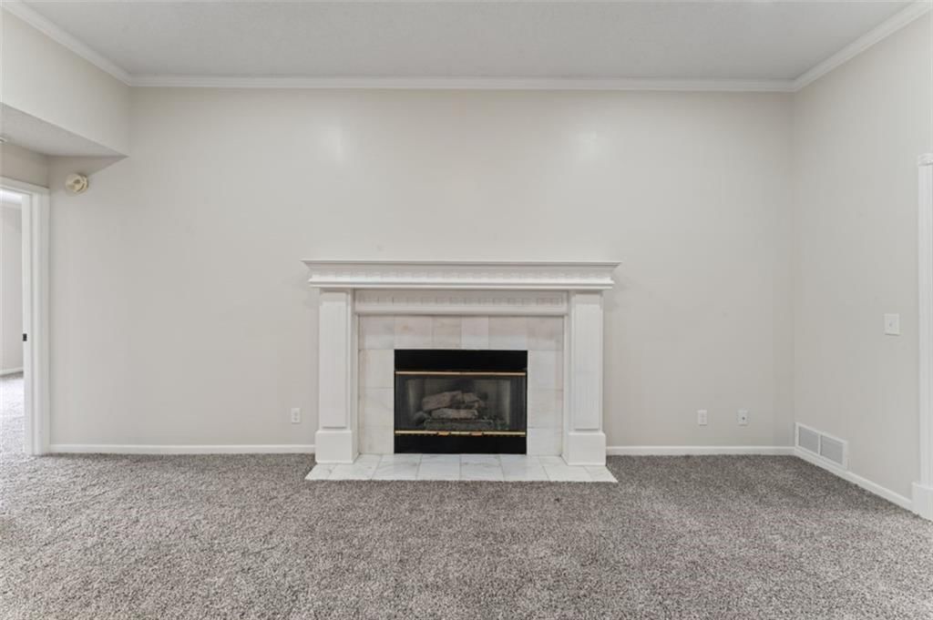 Photo 10 of 35 - 4326 S Milton Drive