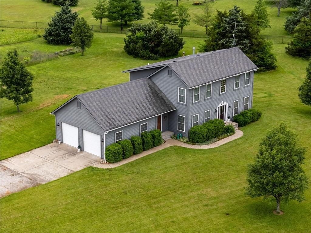 987 N 640th Road, Baldwin City, KS