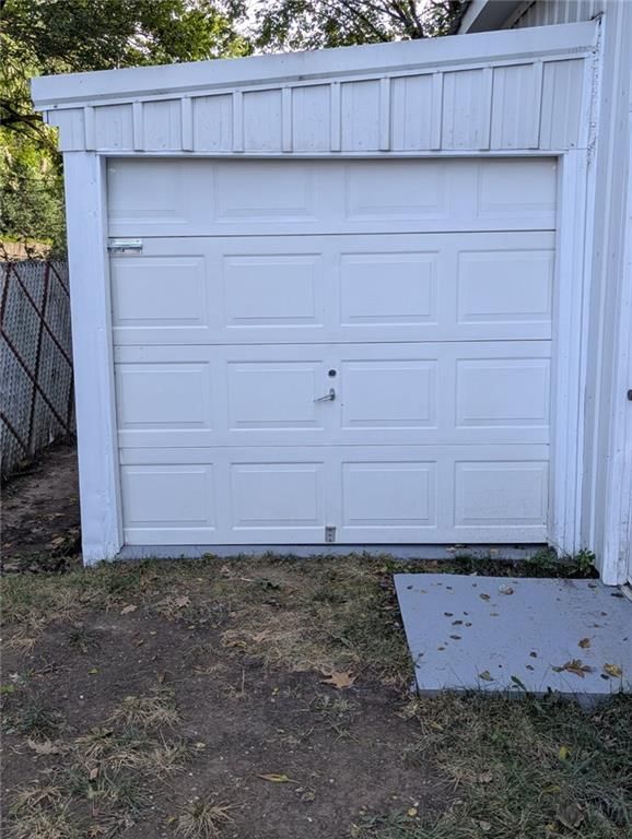 605 E Nettleton Avenue — photo 8