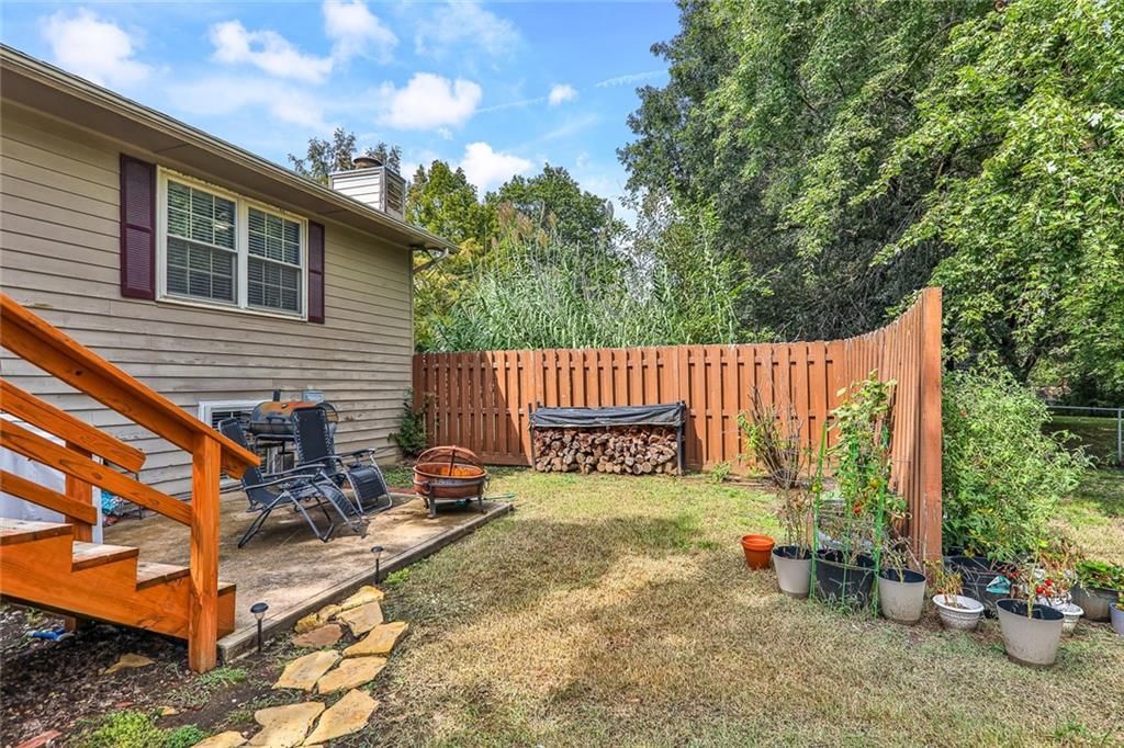 100 Meadow Lane — photo 32