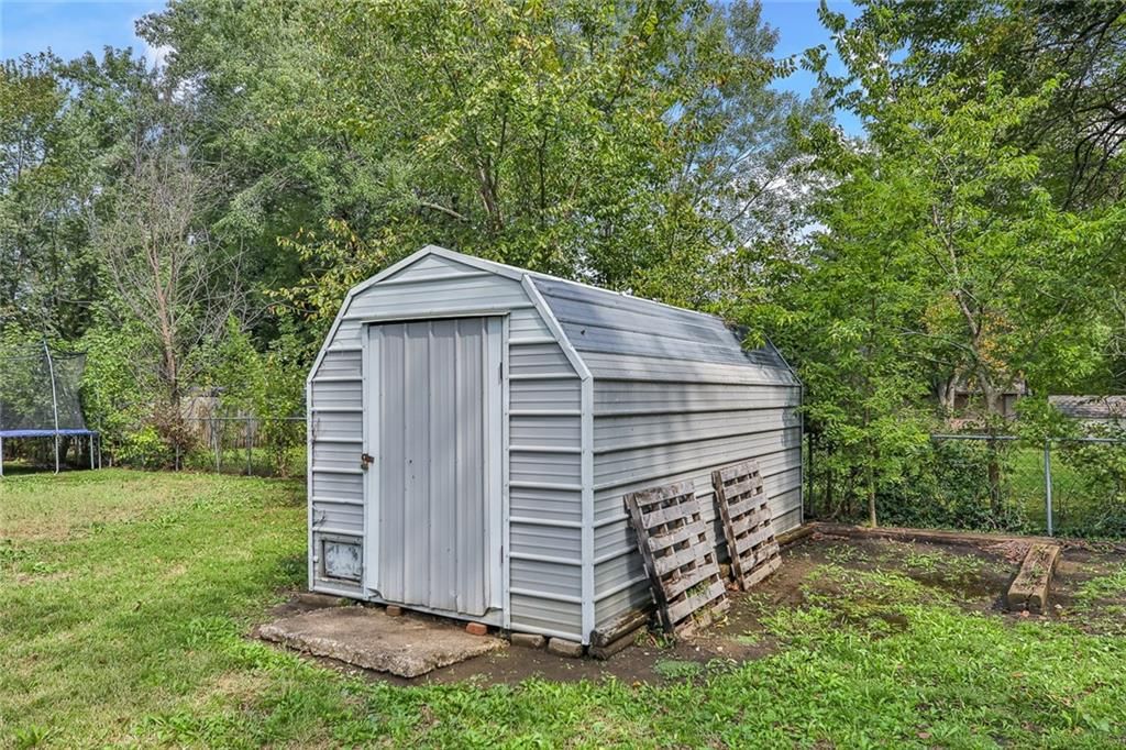 100 Meadow Lane — photo 37