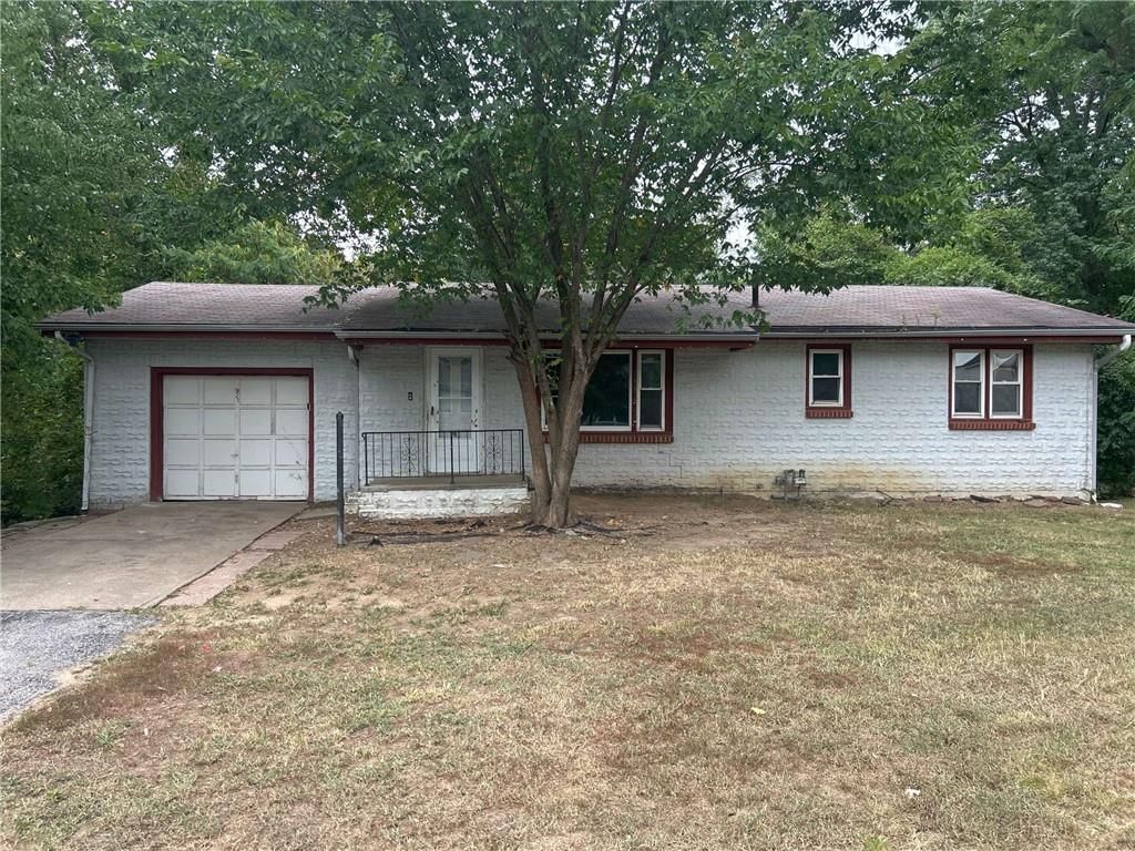 8911 Sammy Lane, Kansas City, MO