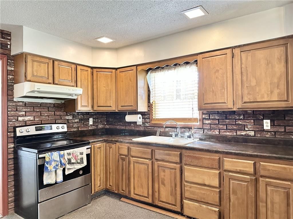 2205 Chicago Street — photo 12