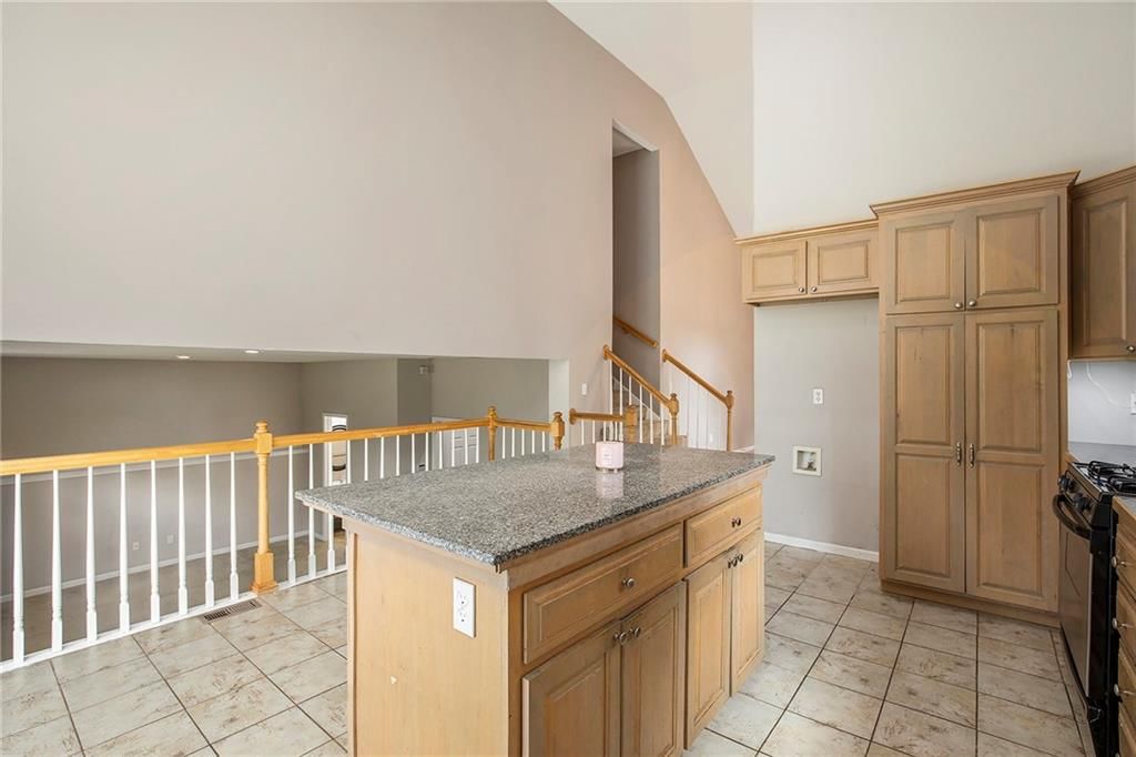 Photo 9 of 27 - 4806 N Wheeling Avenue