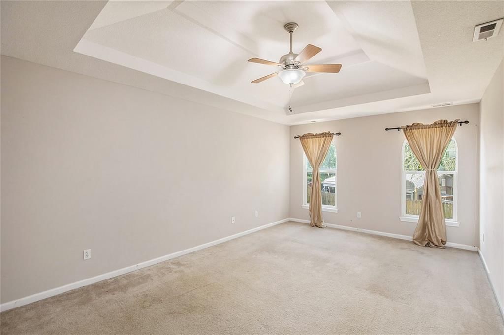Photo 15 of 27 - 4806 N Wheeling Avenue