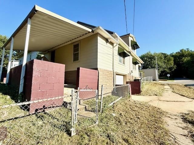 1901 MITCHELL Avenue — photo 4