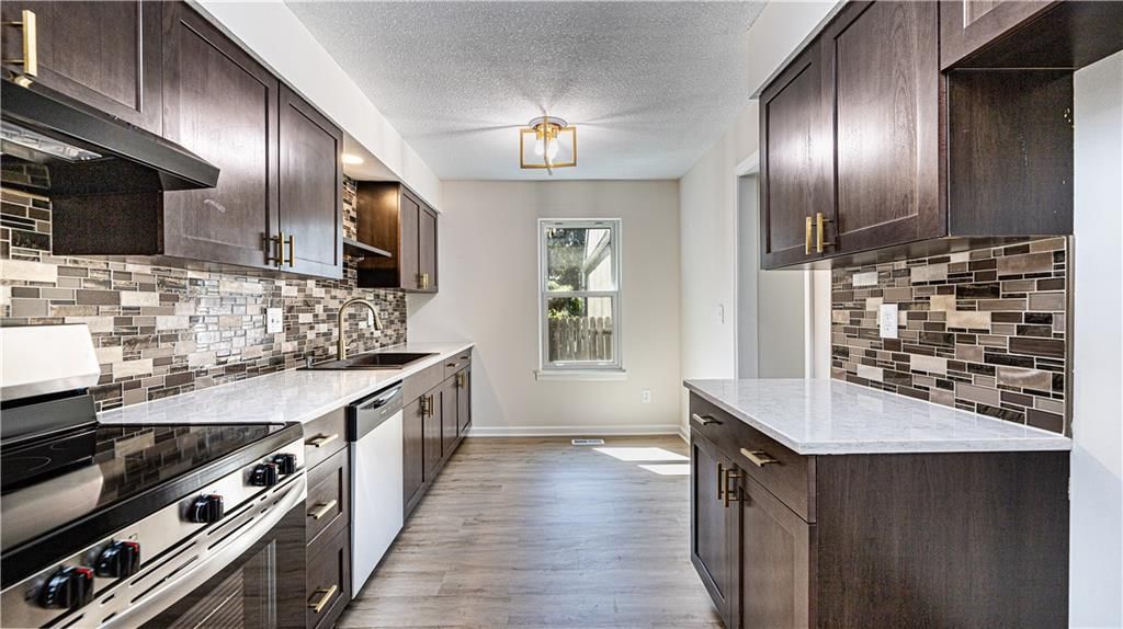 12832 W 66th Terrace — photo 5