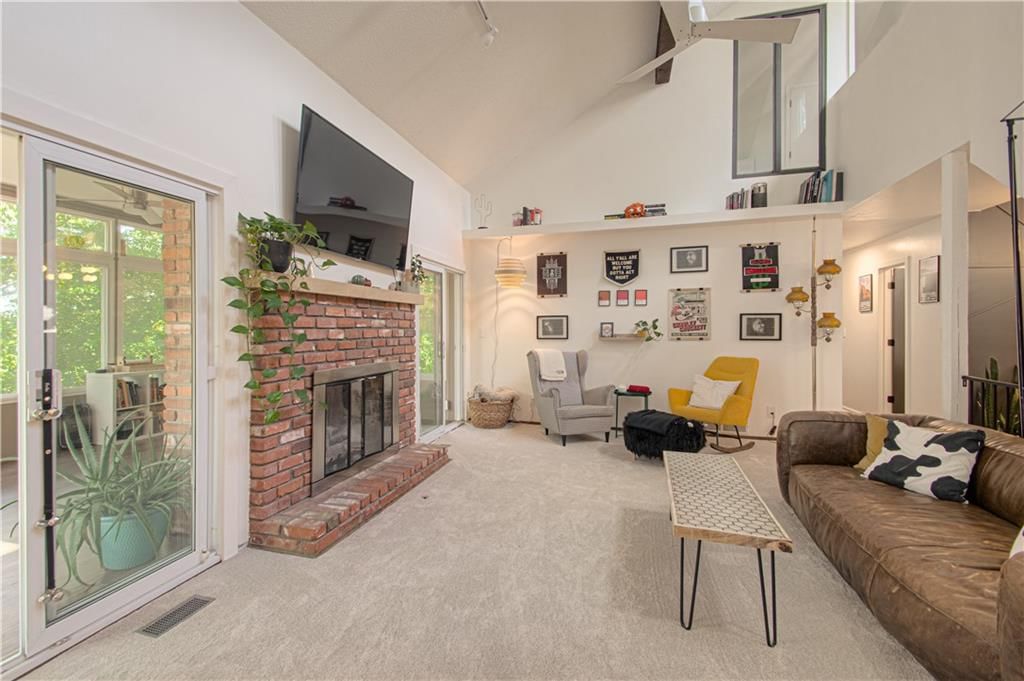 Photo 8 of 51 - 7004 N Belleview Avenue