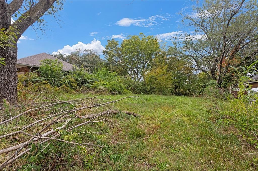 405 S Vassar Avenue — photo 9