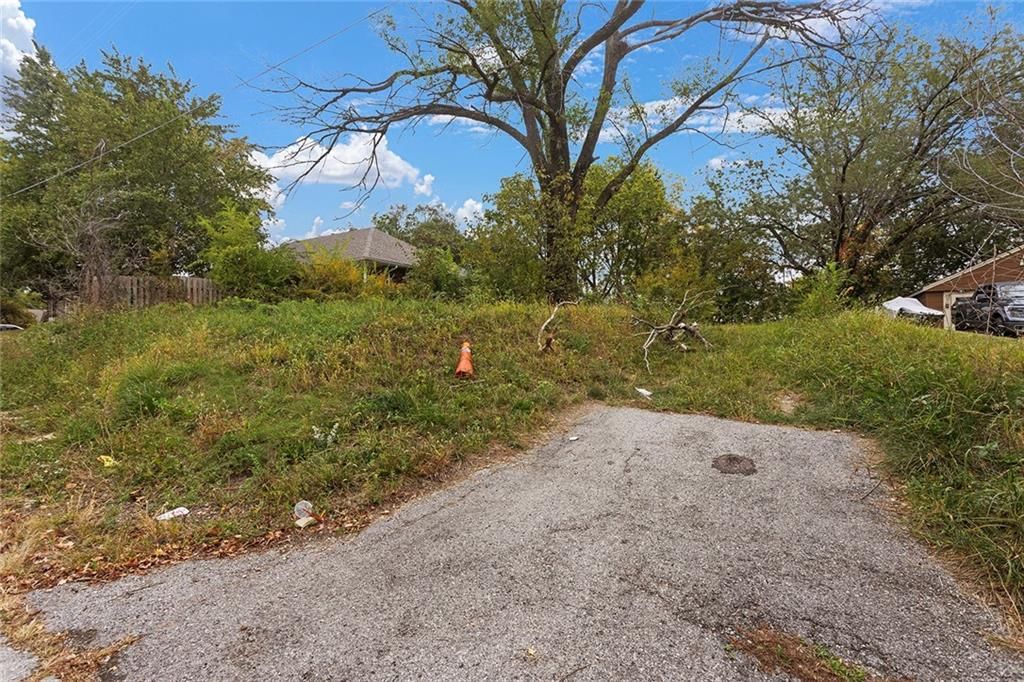 405 S Vassar Avenue — photo 11