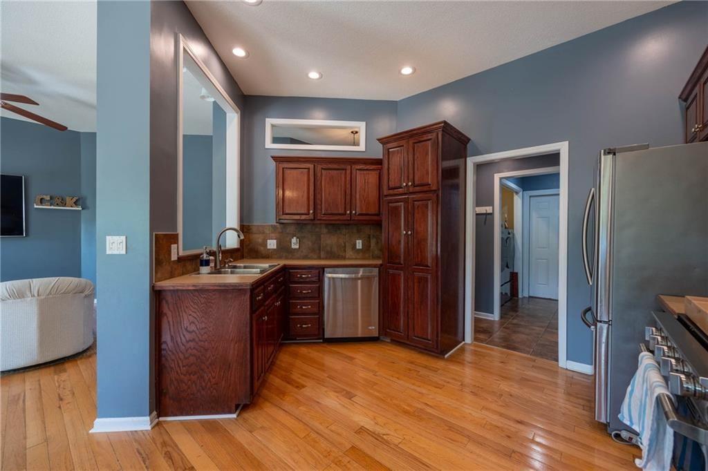 1209 Cypress Court — photo 15