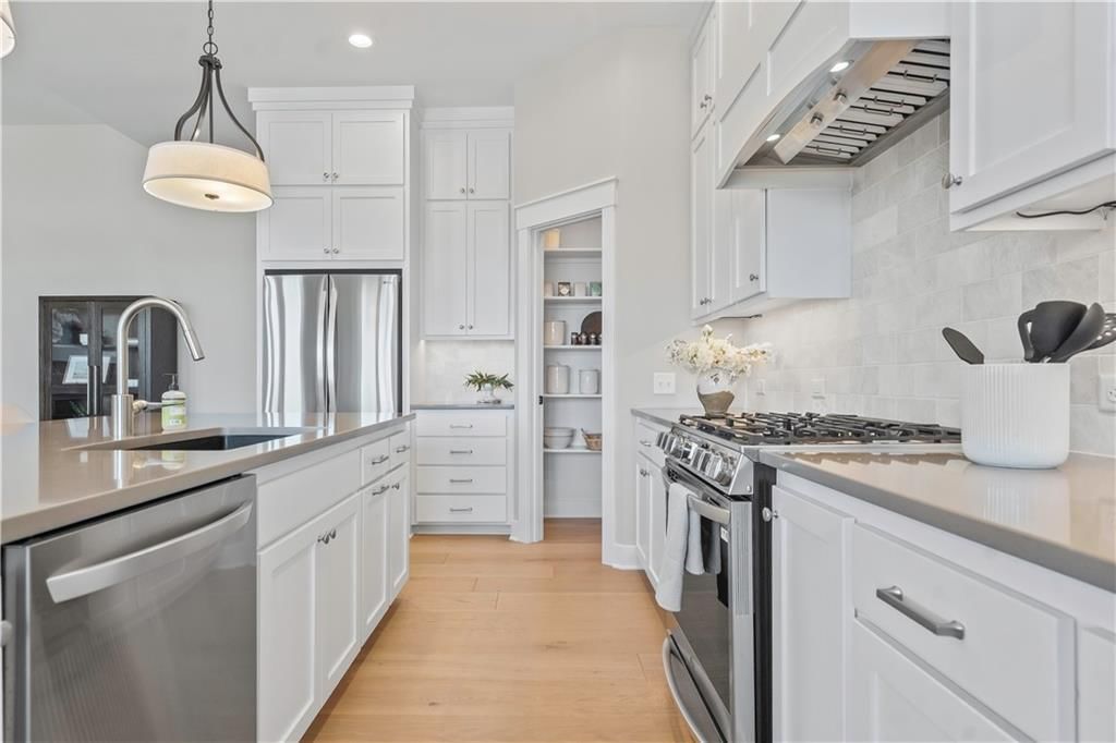 Photo 20 of 78 - 8019 Brockway Street