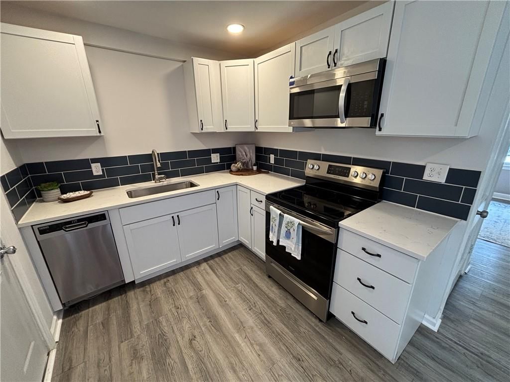 Photo 6 of 20 - 1325 W 29th Street