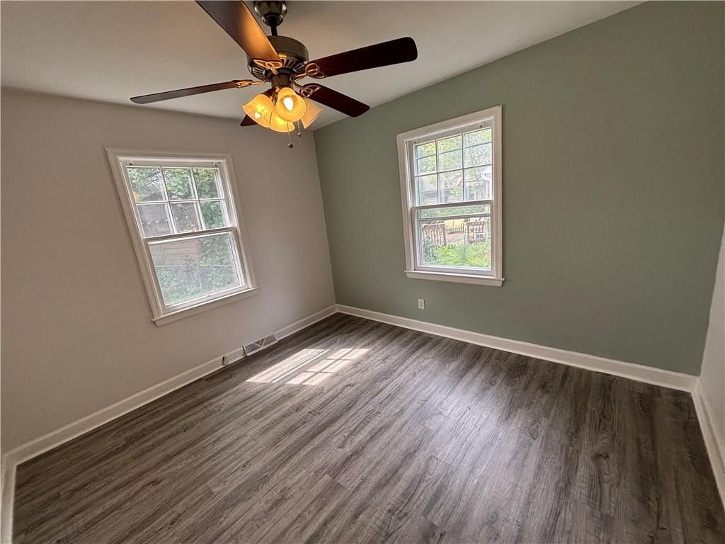 Photo 9 of 20 - 1325 W 29th Street