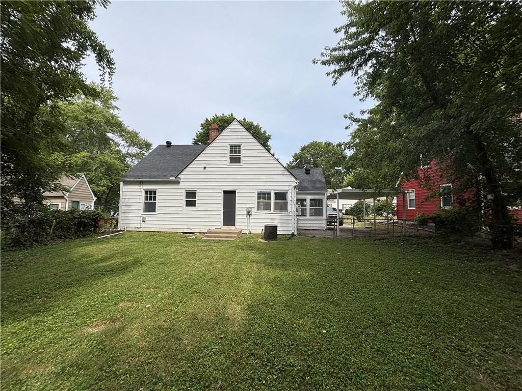 Photo 17 of 20 - 1325 W 29th Street