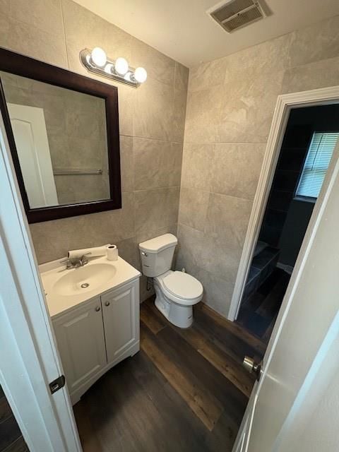 Photo 5 of 15 - 404 SW Keystone Court