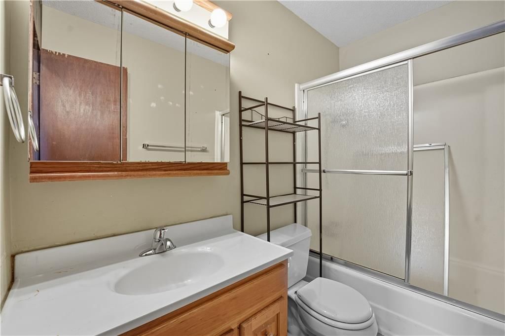 Photo 8 of 35 - 8340-8342 Grandview Lane