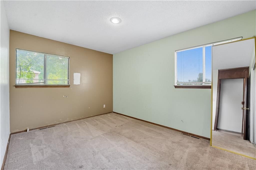 Photo 9 of 35 - 8340-8342 Grandview Lane