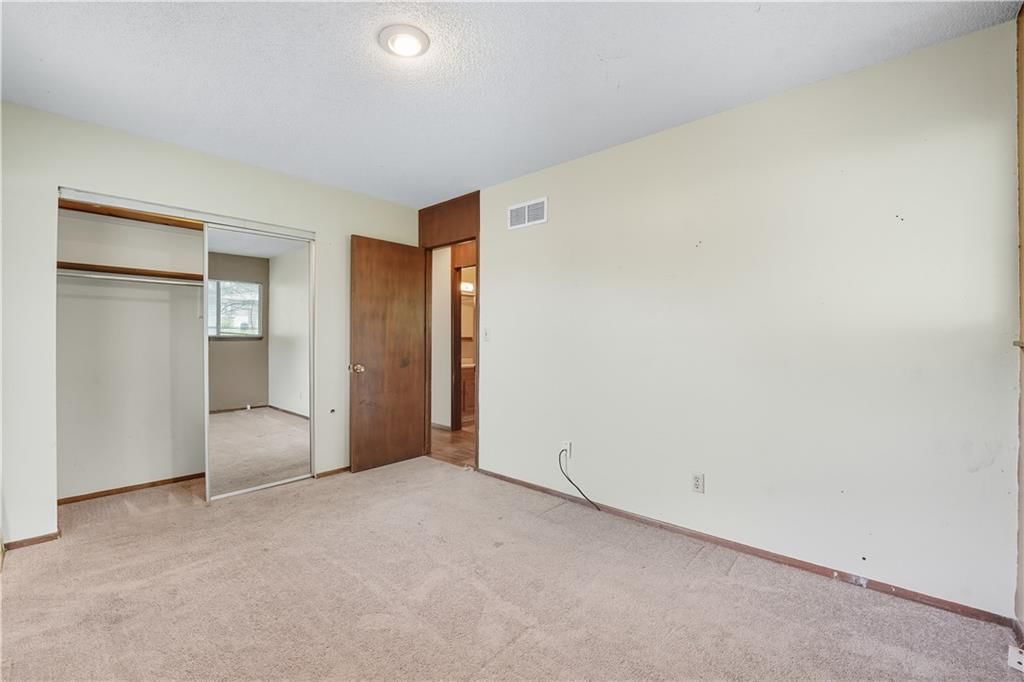 Photo 10 of 35 - 8340-8342 Grandview Lane