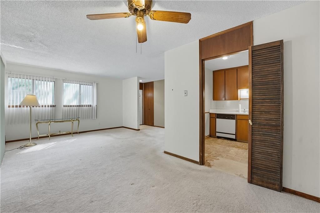 Photo 21 of 35 - 8340-8342 Grandview Lane