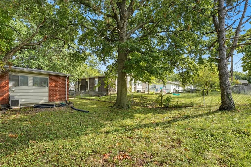 Photo 33 of 35 - 8340-8342 Grandview Lane