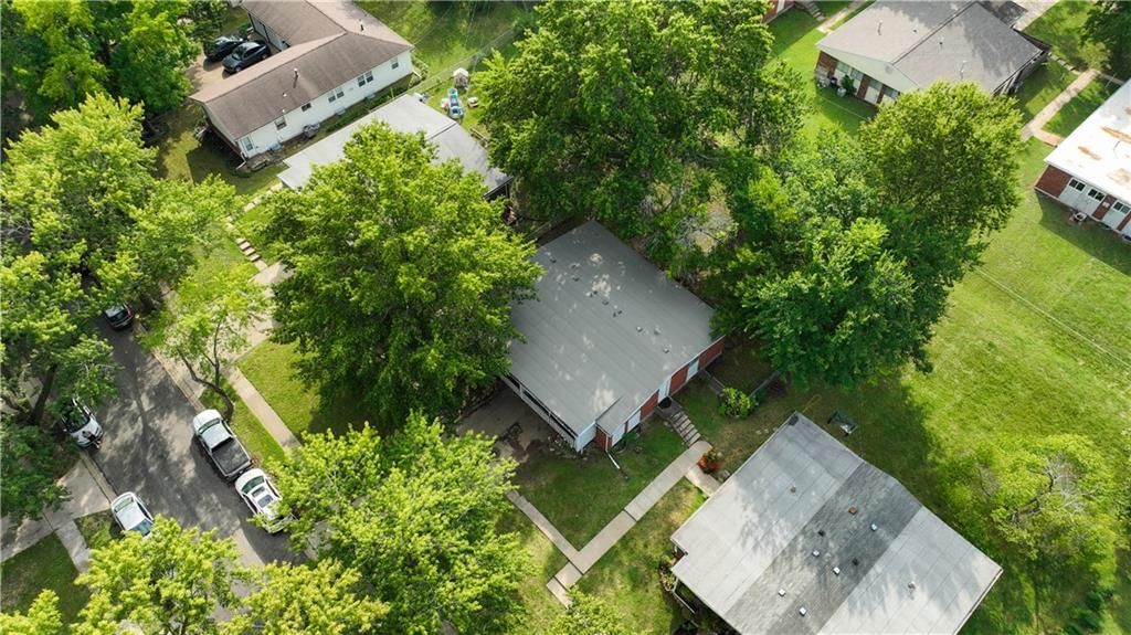 Photo 34 of 35 - 8340-8342 Grandview Lane