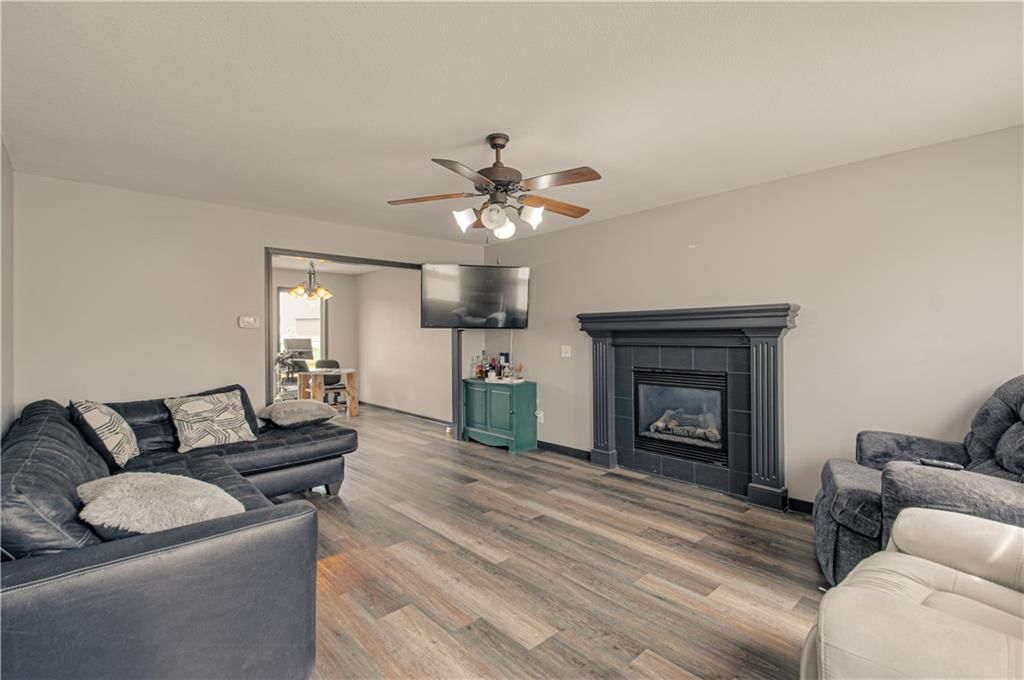 1818 Lauren Lane — photo 4