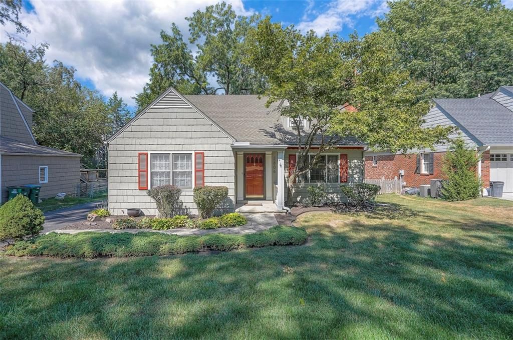 2806 W 49th Terrace, Westwood, KS
