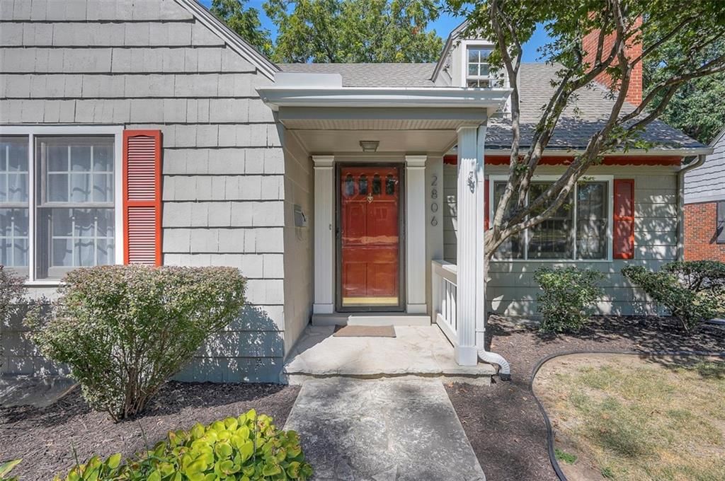 2806 W 49th Terrace — photo 3