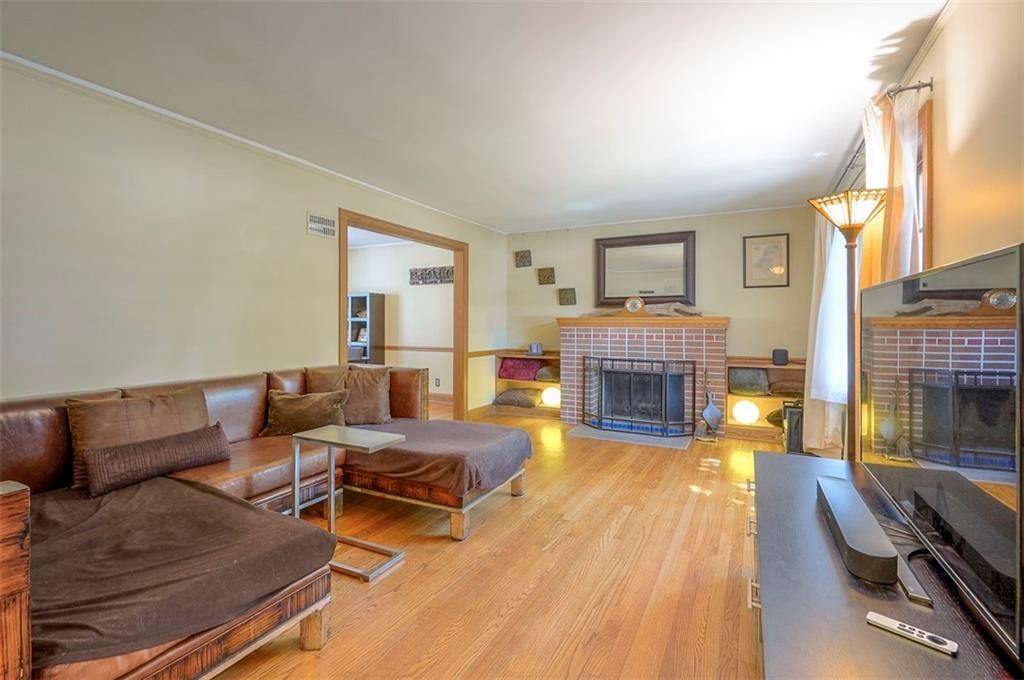 2806 W 49th Terrace — photo 5