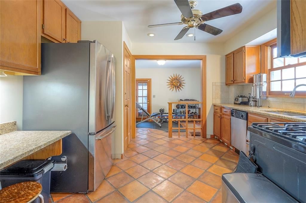 2806 W 49th Terrace — photo 8
