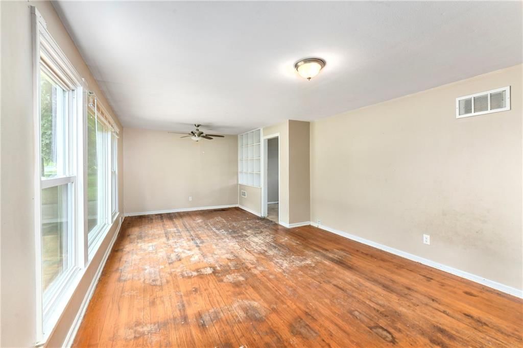 6121 Willow Avenue — photo 4